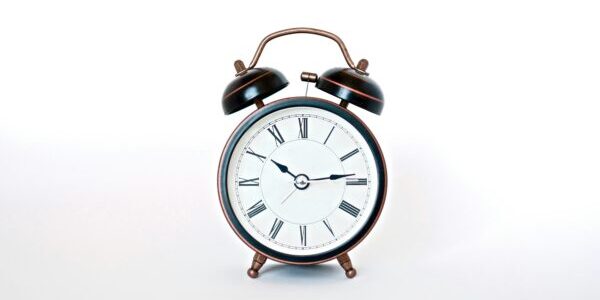 【iPhone】時計のフォントを変更する方法！できない原因と対処法も紹介